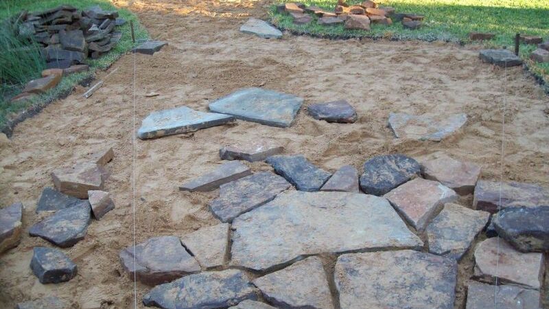 Flagstone path installation