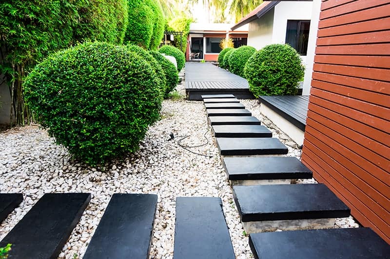 Modern pavers walkway