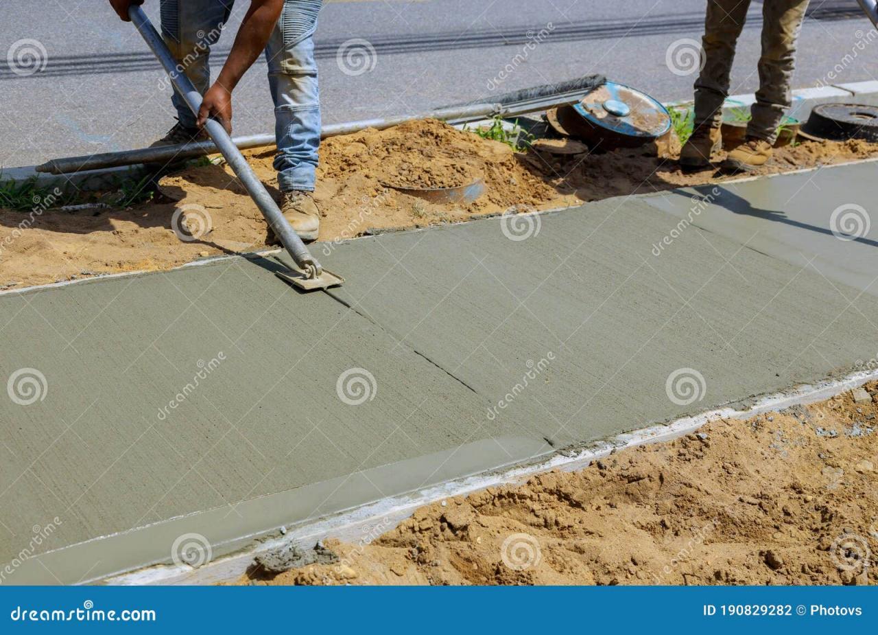 Sidewalk pouring finishing Sidewalk pouring finishing